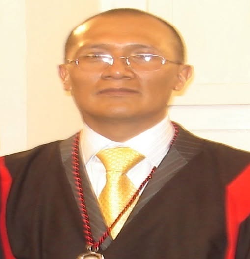 Distinción Académica a Ricardo Amaru, en La Paz, el 12-agosto